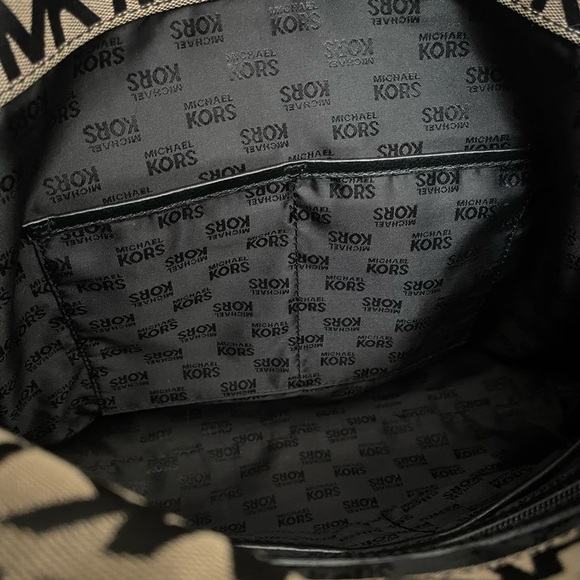 Michael Kors Jet Set Monogram Signature Logo Blk/Beige Shoulder/Satchel Tote Bag - Picture 11 of 12